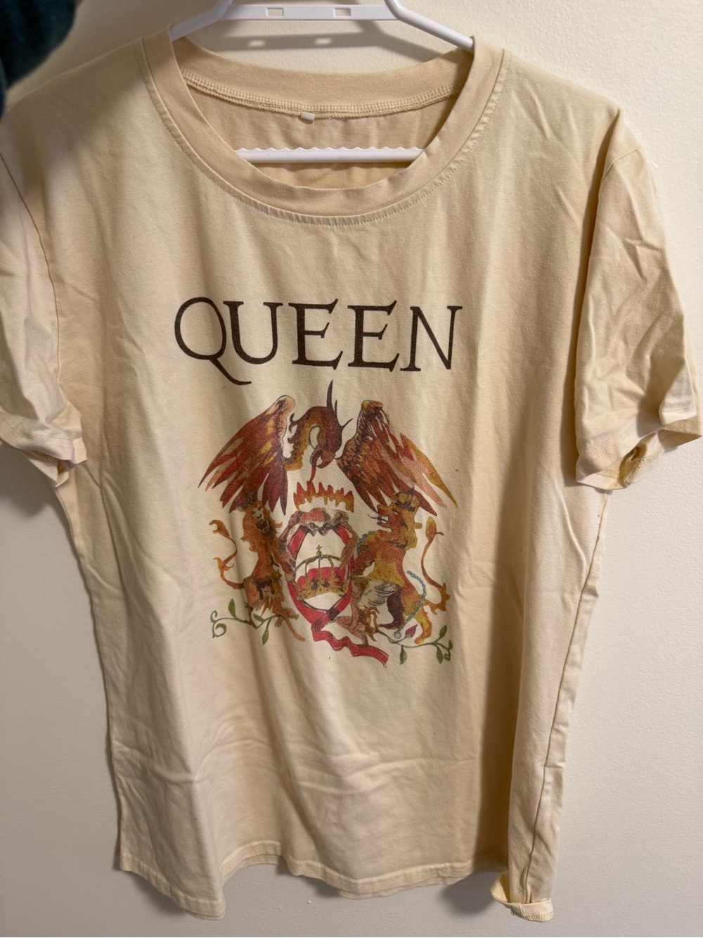 Queen Graphic Crewneck T-Shirt in Cream
